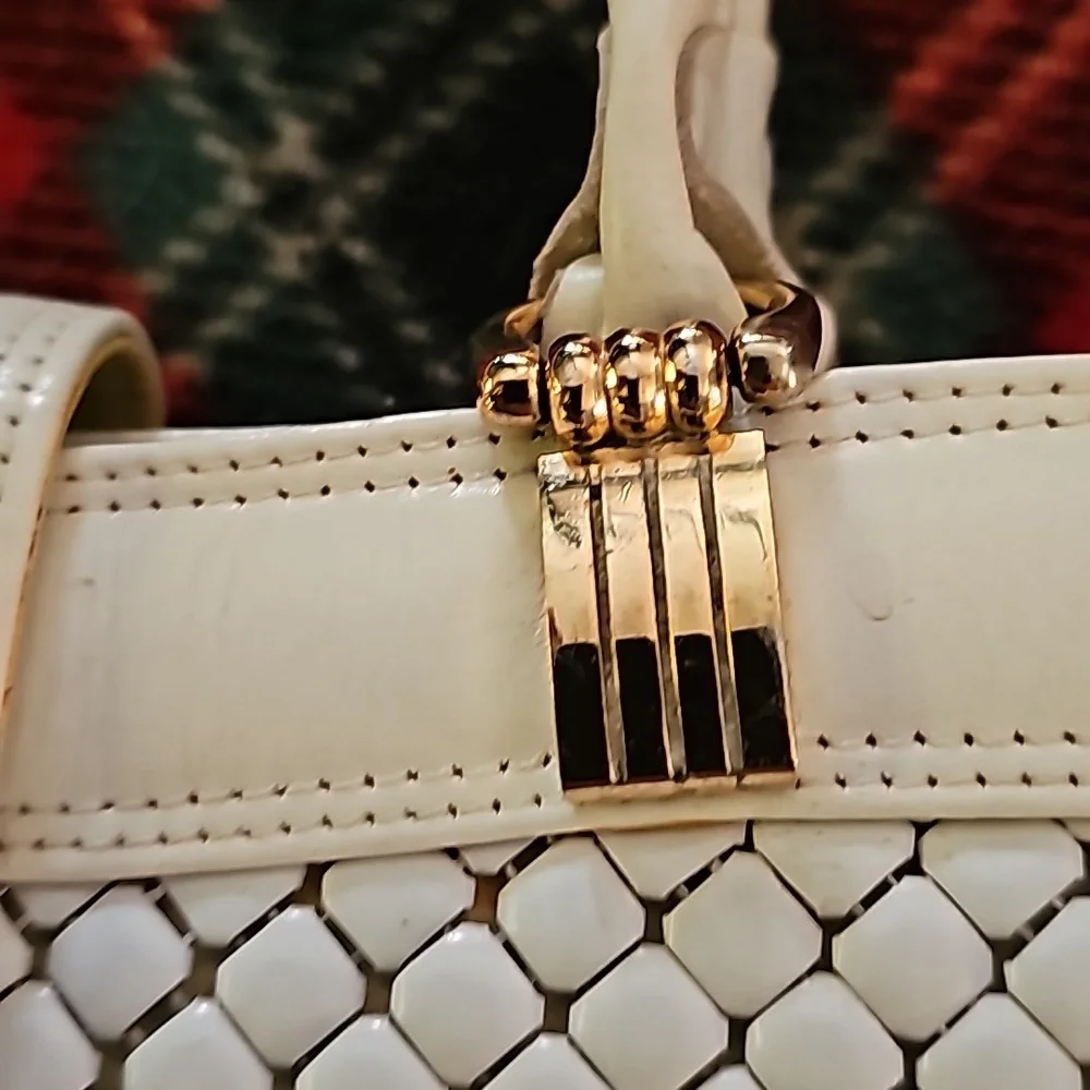 White R Purse - Chain Mail - Picture 14 of 16